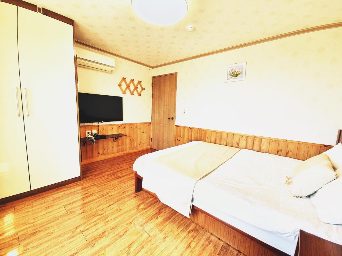 הוילה סאוגוויפו Jungmun Haesung Parktel מראה חיצוני תמונה