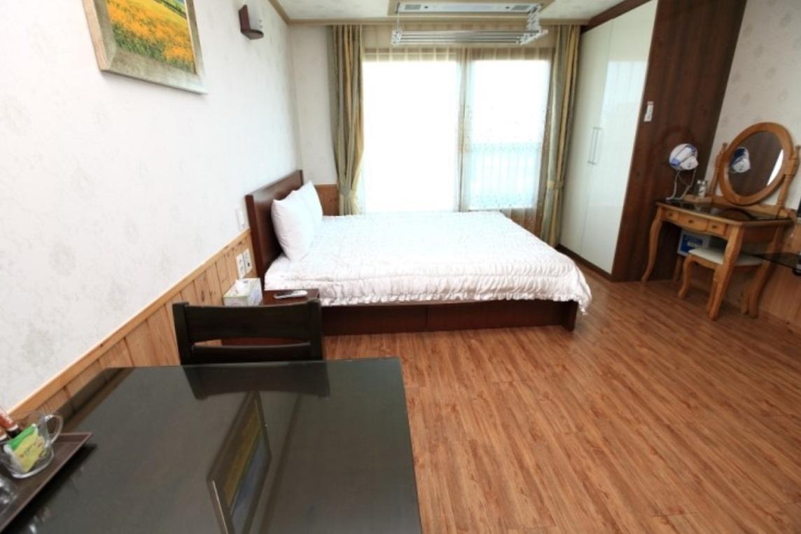 הוילה סאוגוויפו Jungmun Haesung Parktel מראה חיצוני תמונה